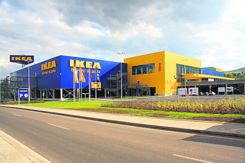 Асаньори и ескалатори РЕИ ЛИФТ ЕООД в сграда на годината 2011